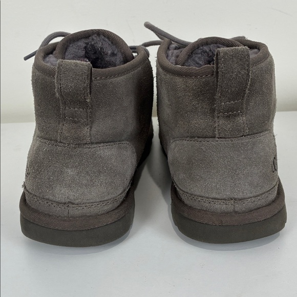 UGG Women’s 8 Chukka Neumel Boots Gray Suede Sherpa Lined Lace Up Ankle - Picture 4 of 9
